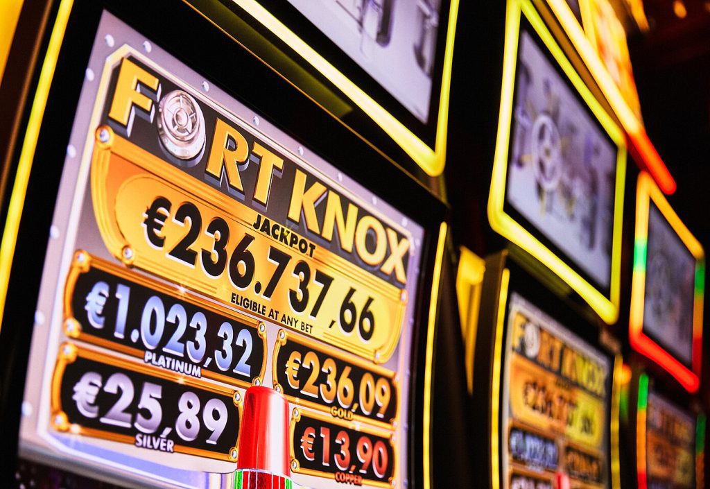 Slot